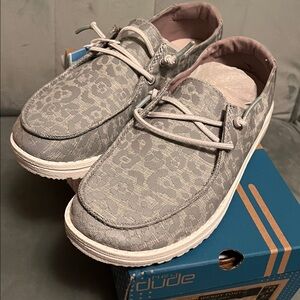 Hey Dude Cat Eye Gray Patterned Shoes Womens EU7  NIB